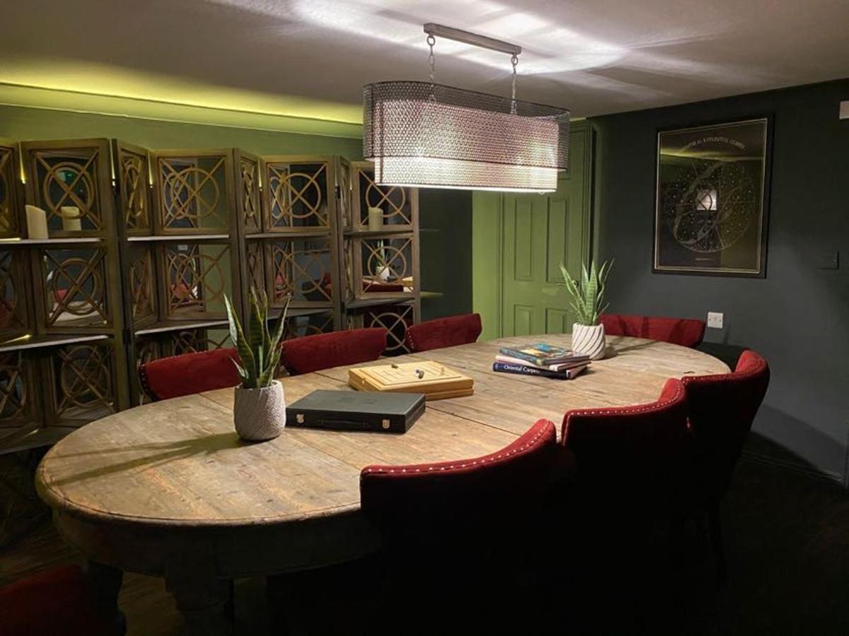 Bampton Townhouse Hotel Bagian luar foto
