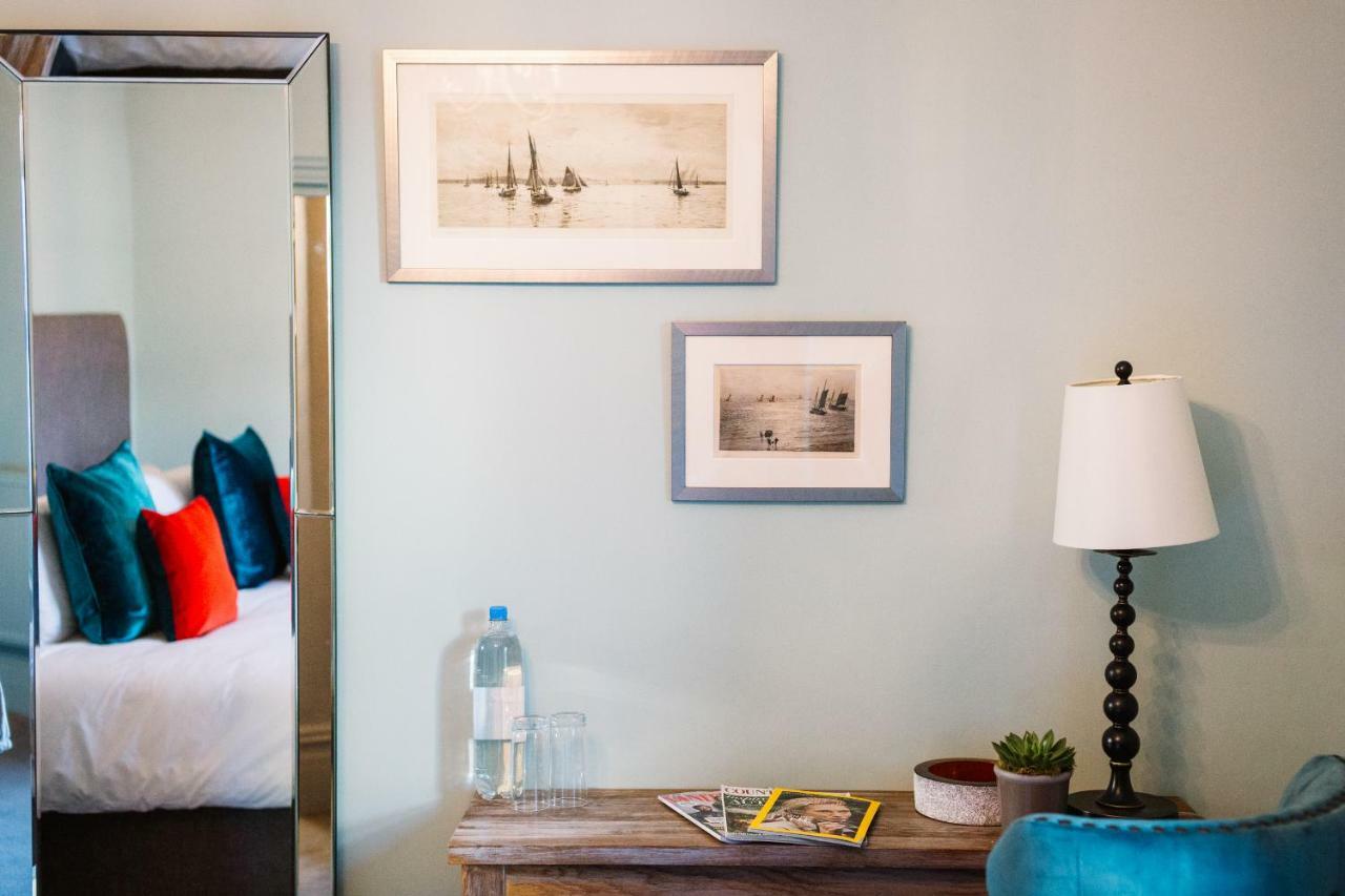 Bampton Townhouse Hotel Bagian luar foto